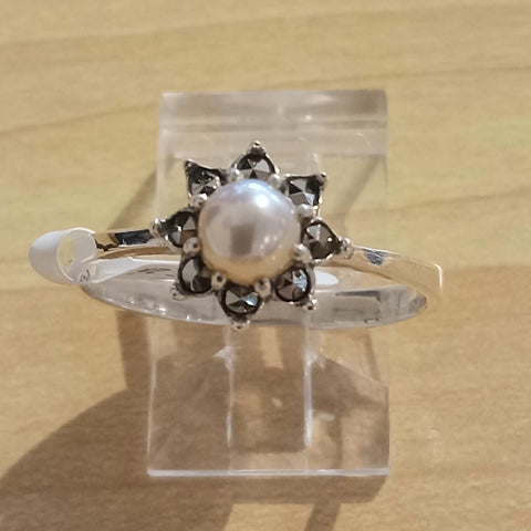 Lavender Pearl Star Ring