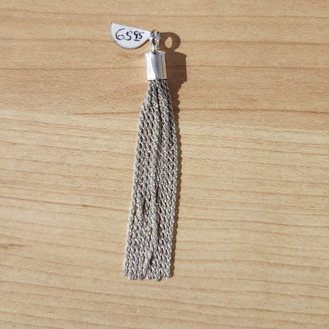 tassel pendant with 10 ropes