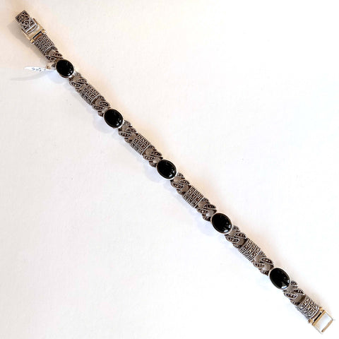curb chain bracelet with onyx stones